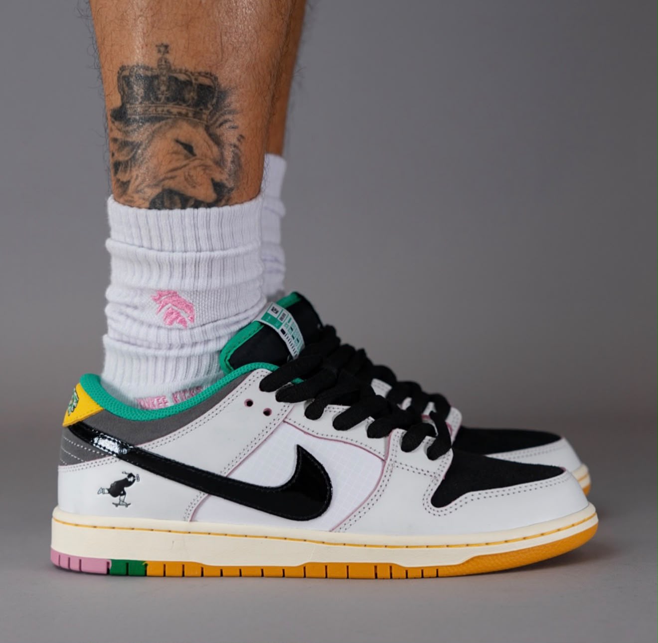 NIKE SB DUNK LOW PRO X CSEF WHITE AND BLACK