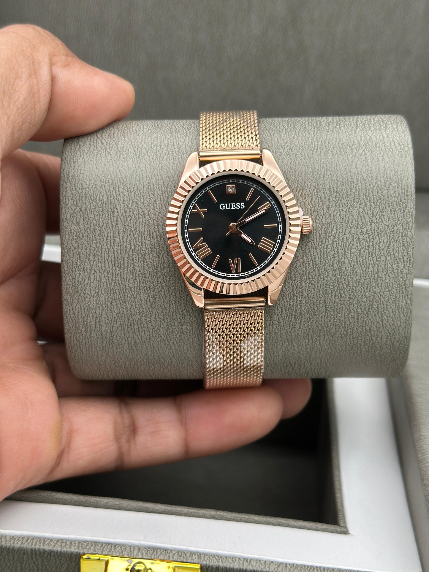 GUESS LADDIES WATCH
