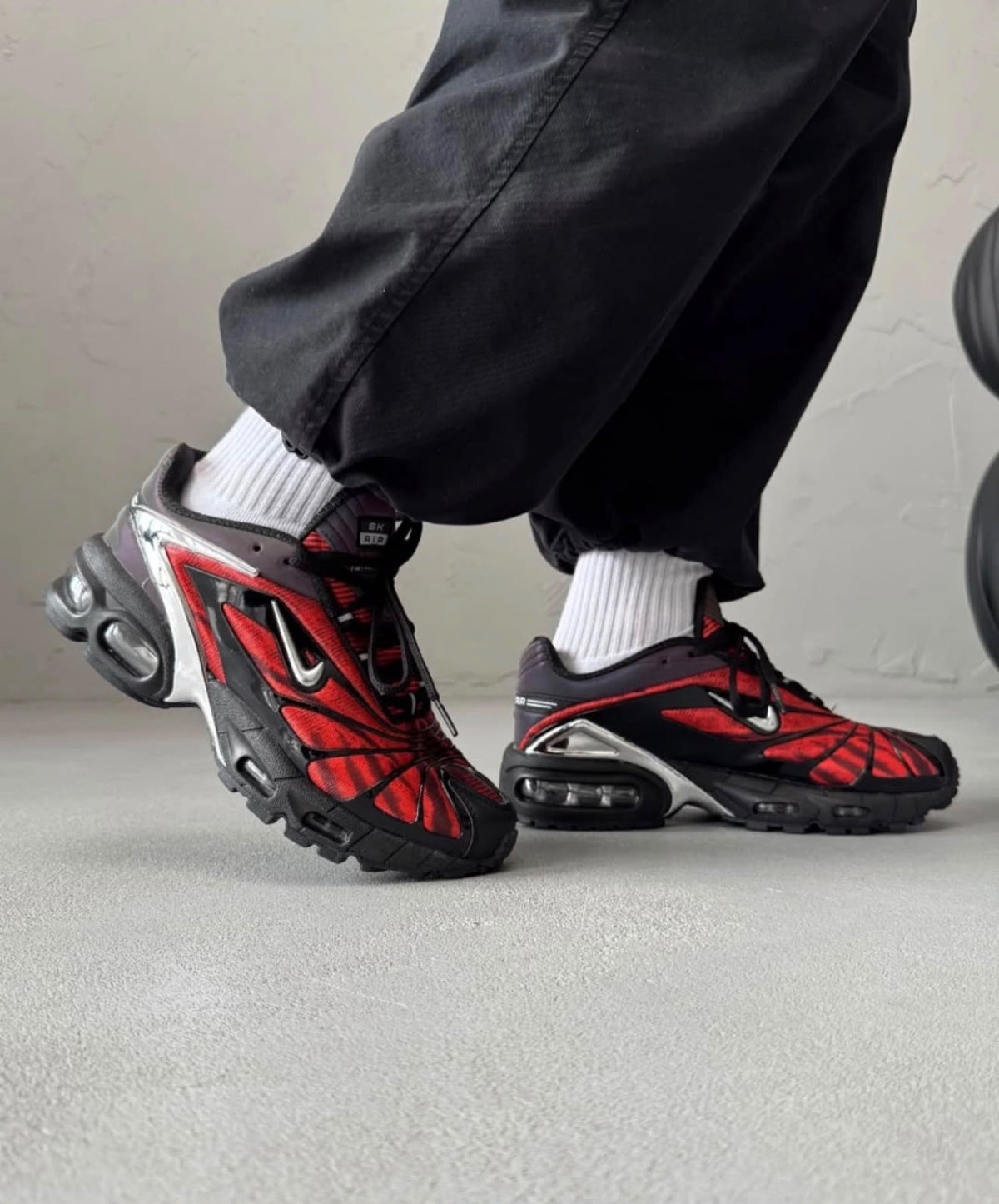 NIKE AIR MAX TAILWIND V X SKEPTA BLOODY CHROME