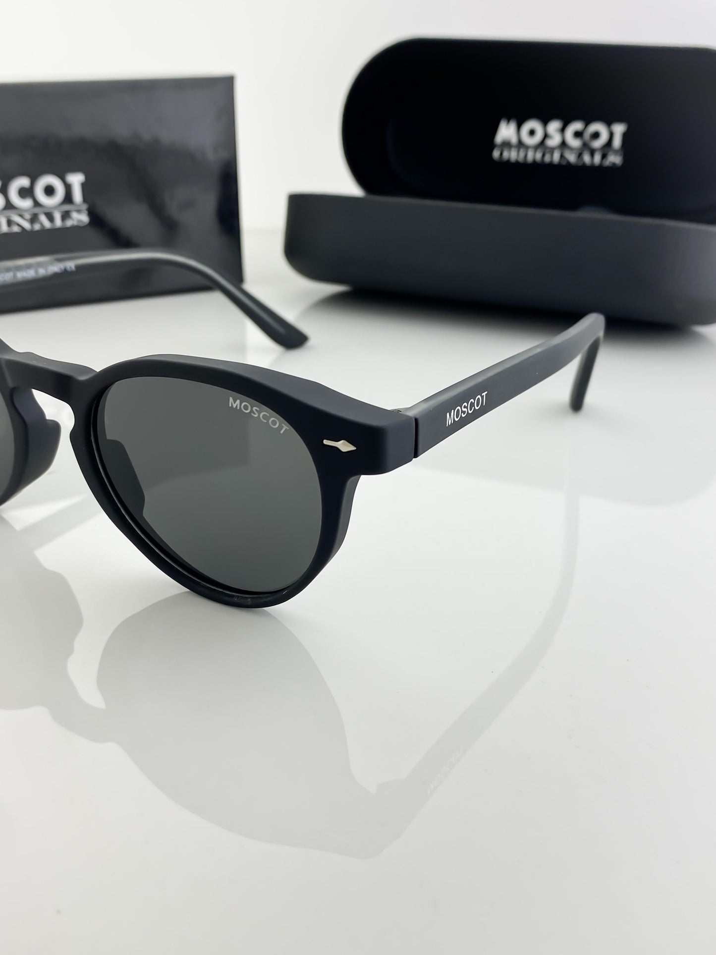 MOSCOT BLACK SUNGLASSES