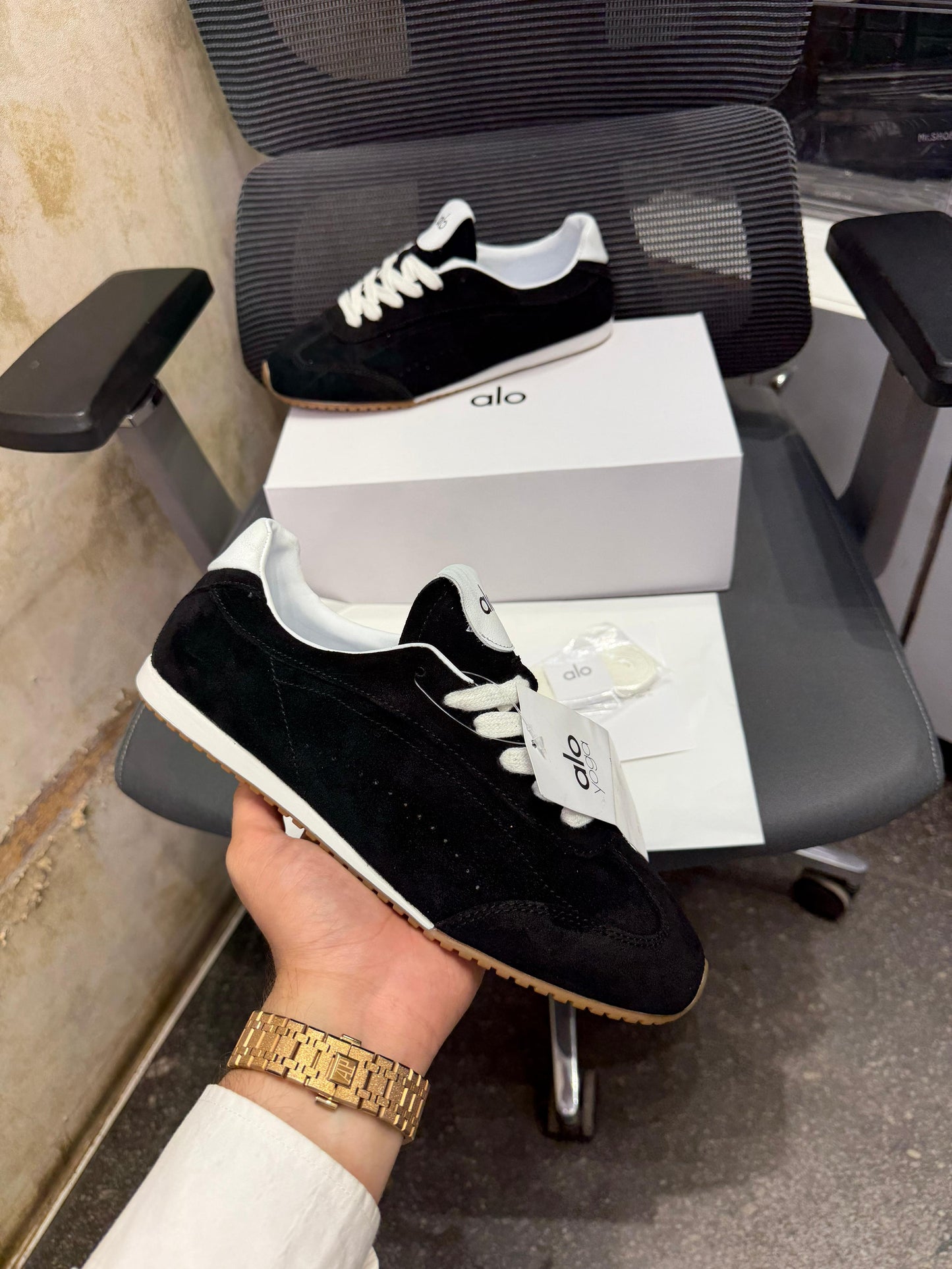 ALO YOGO SUNSET SUEDE SNEAKERS
