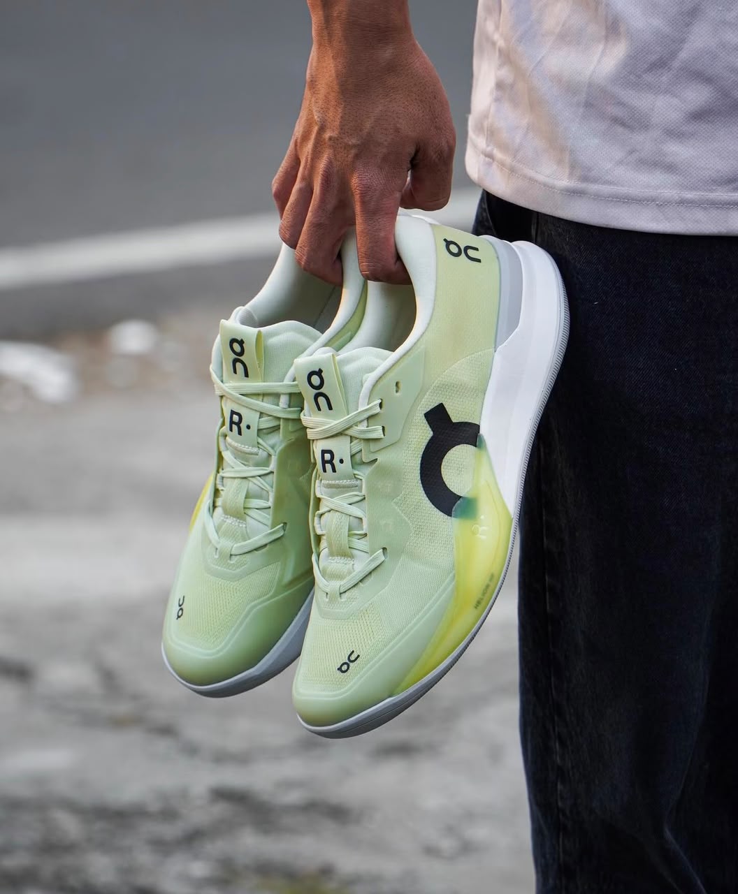 ON RUNNING THE ROGER PRO 3 LINEN LIME