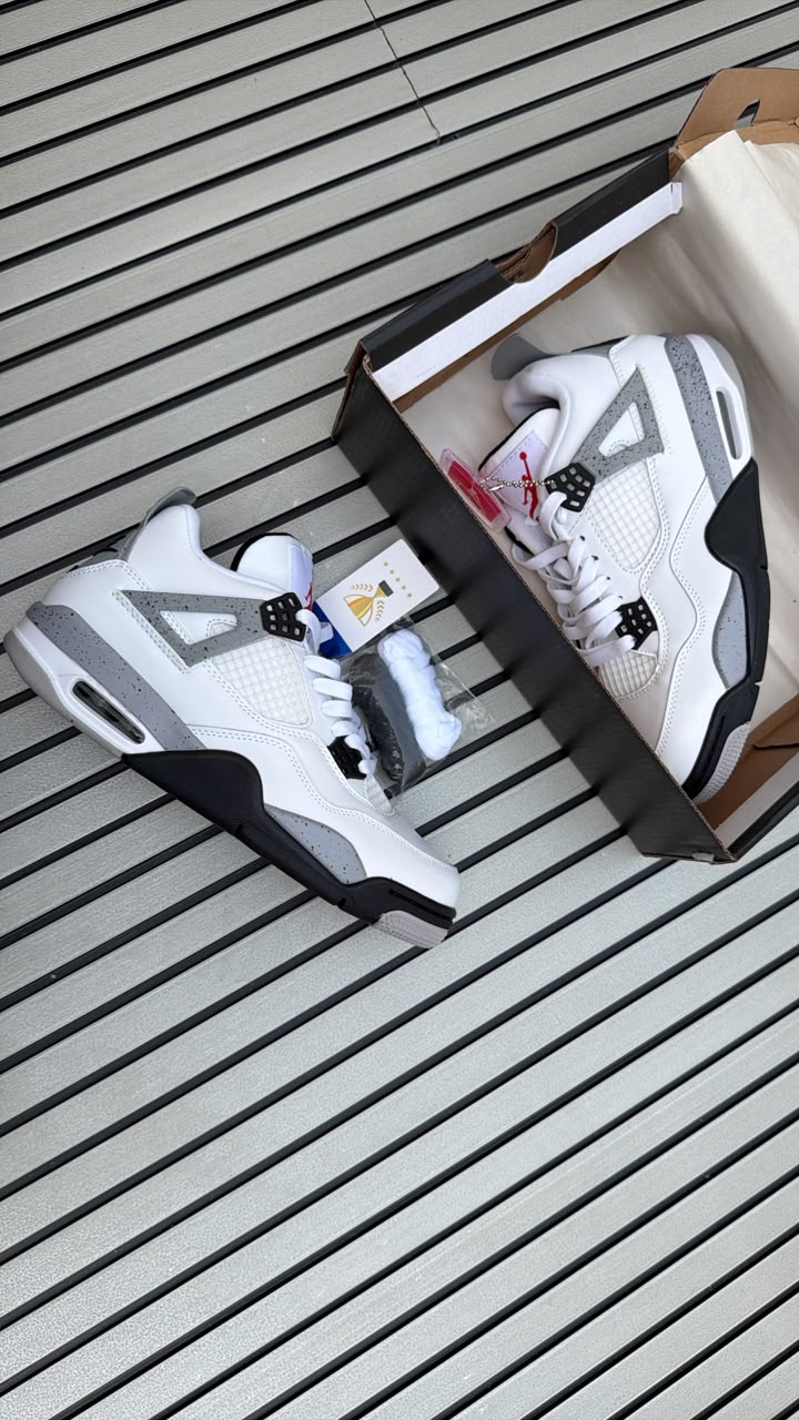 AIR JORDAN RETRO 4