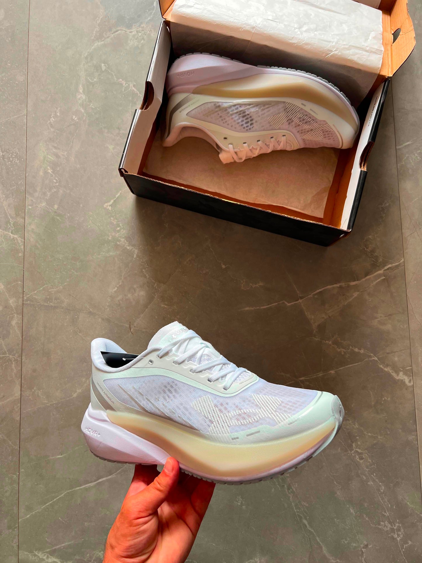 UNDER ARMOUR VELOCITI