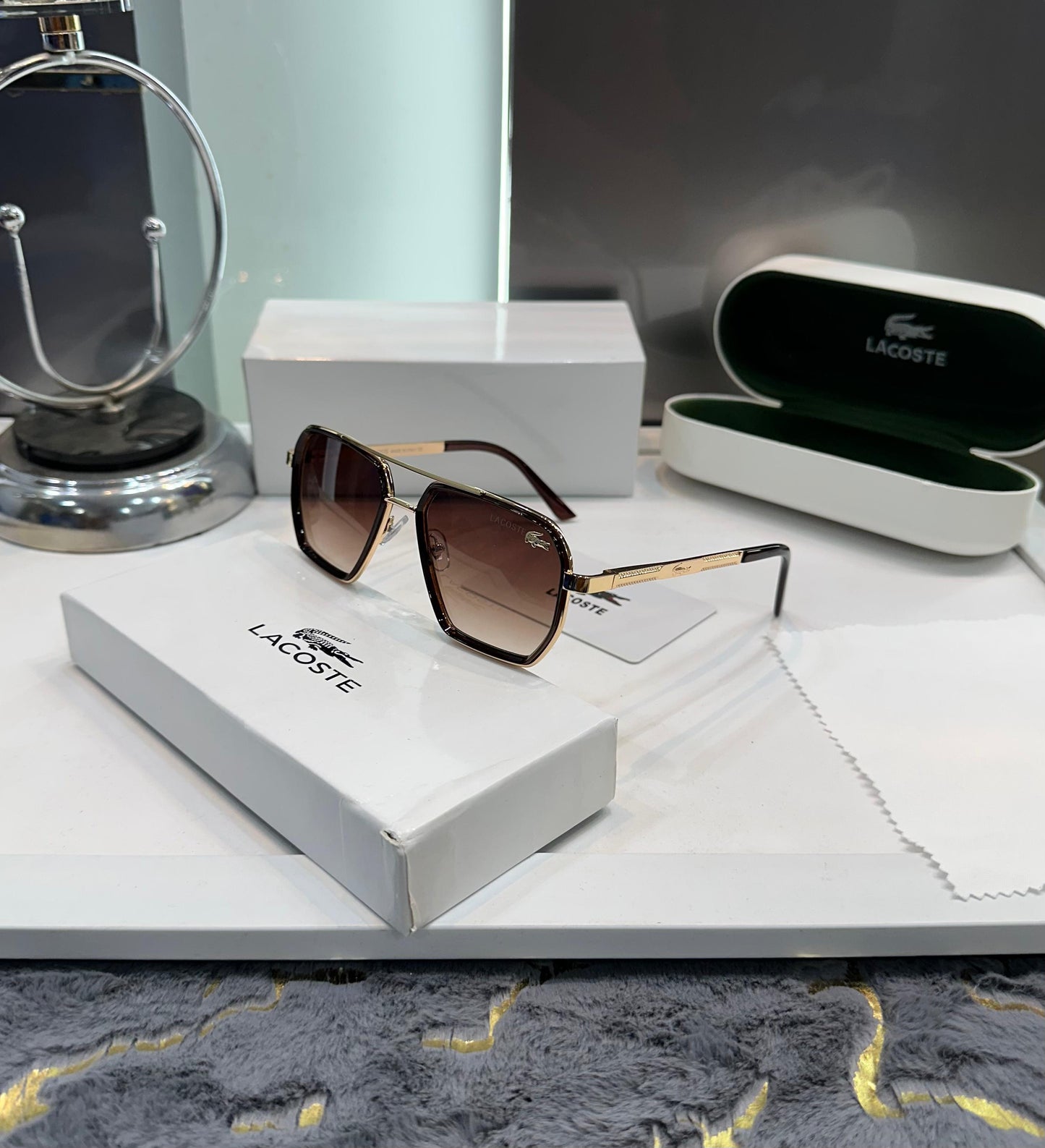 LACOSTE GOLD-BROWN