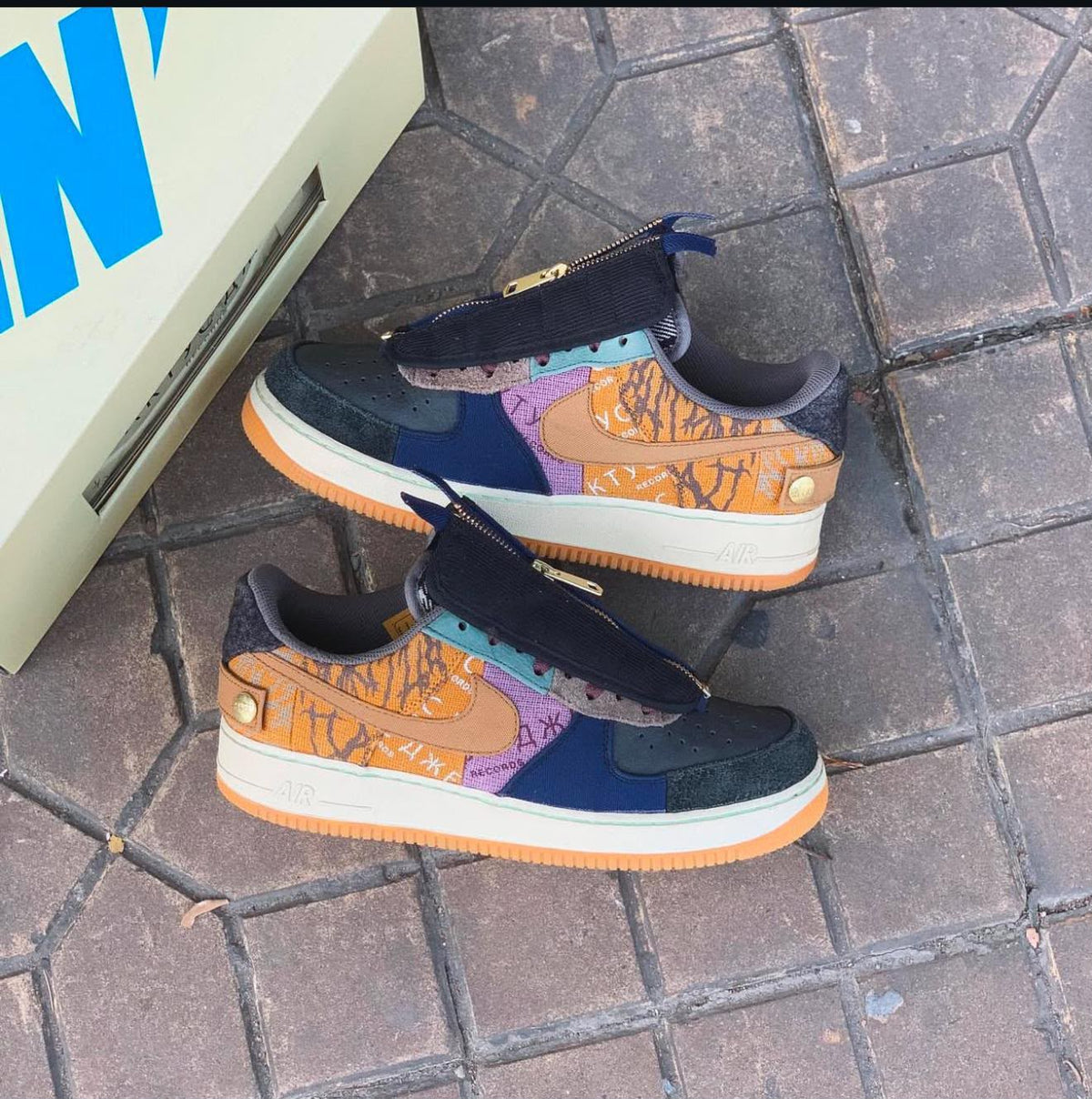 NIKE AIRFORCE 1 LOW X TRAVIS SCOTT CACTUS JACK