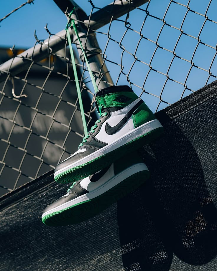 JORDAN 1 RETRO HIGH LUCKY GREEN U.A