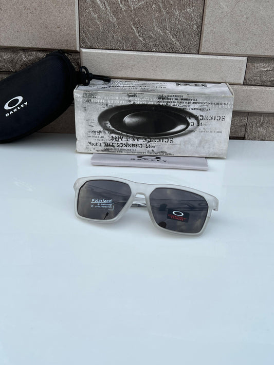 OAKLEY