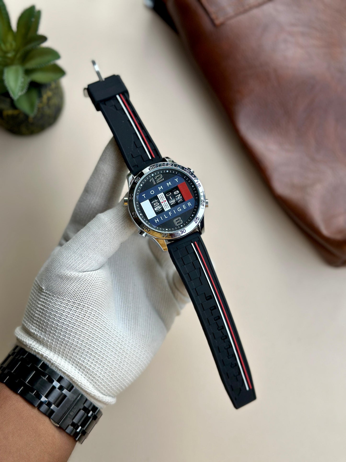 TOMMY HILFIGER