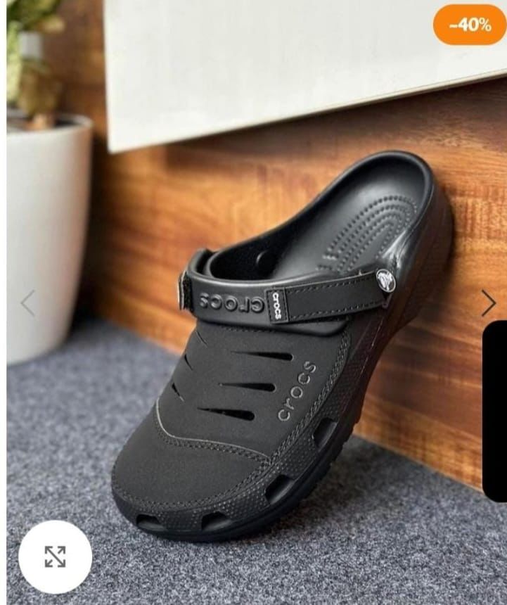 CROCS YUKON CLOG