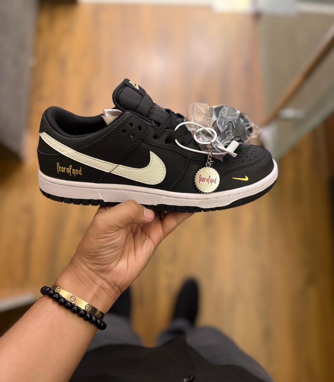 NIKE SB  DUNK FEAR OF GOD 2025