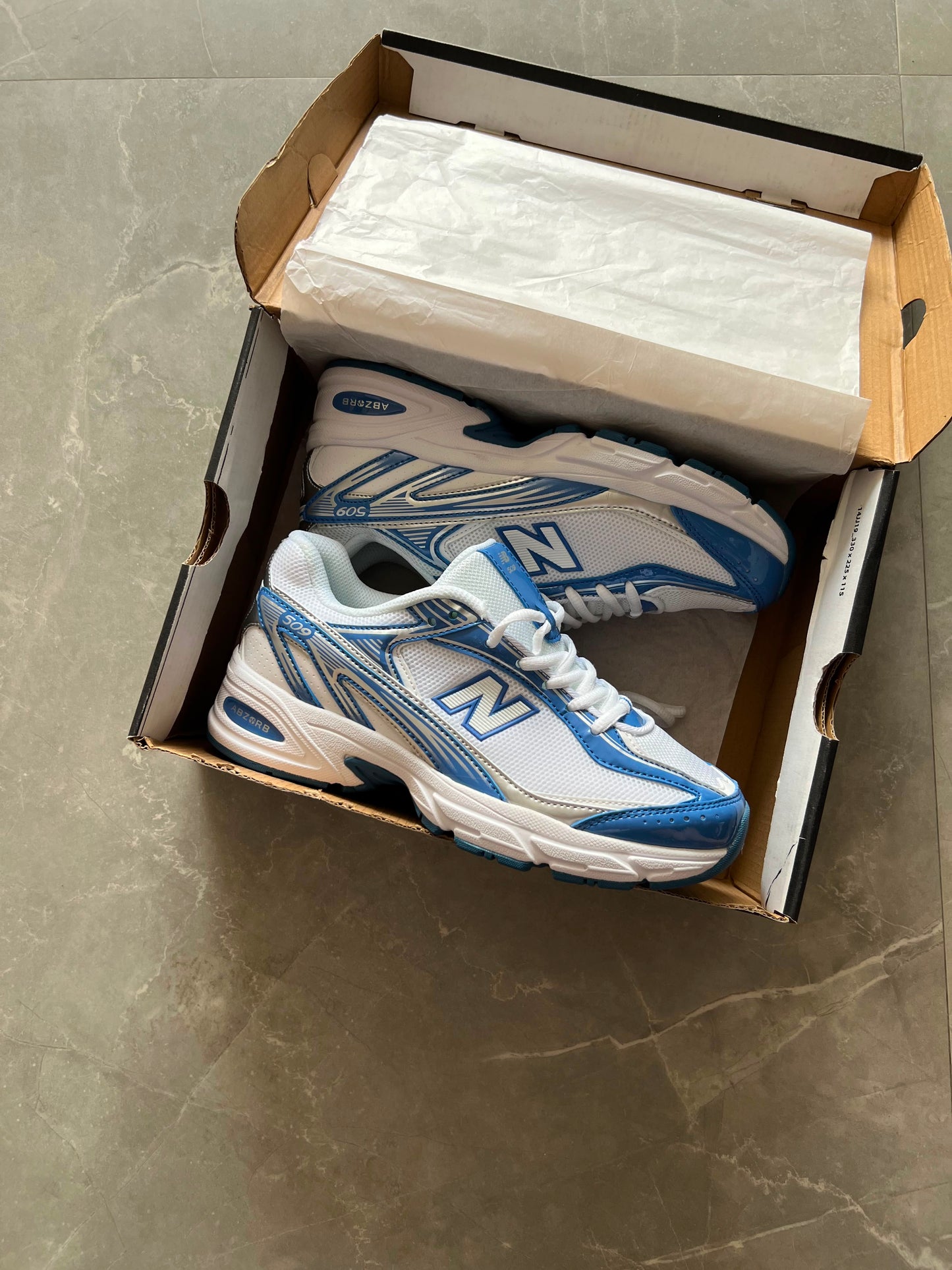 NEW BALANCE 509