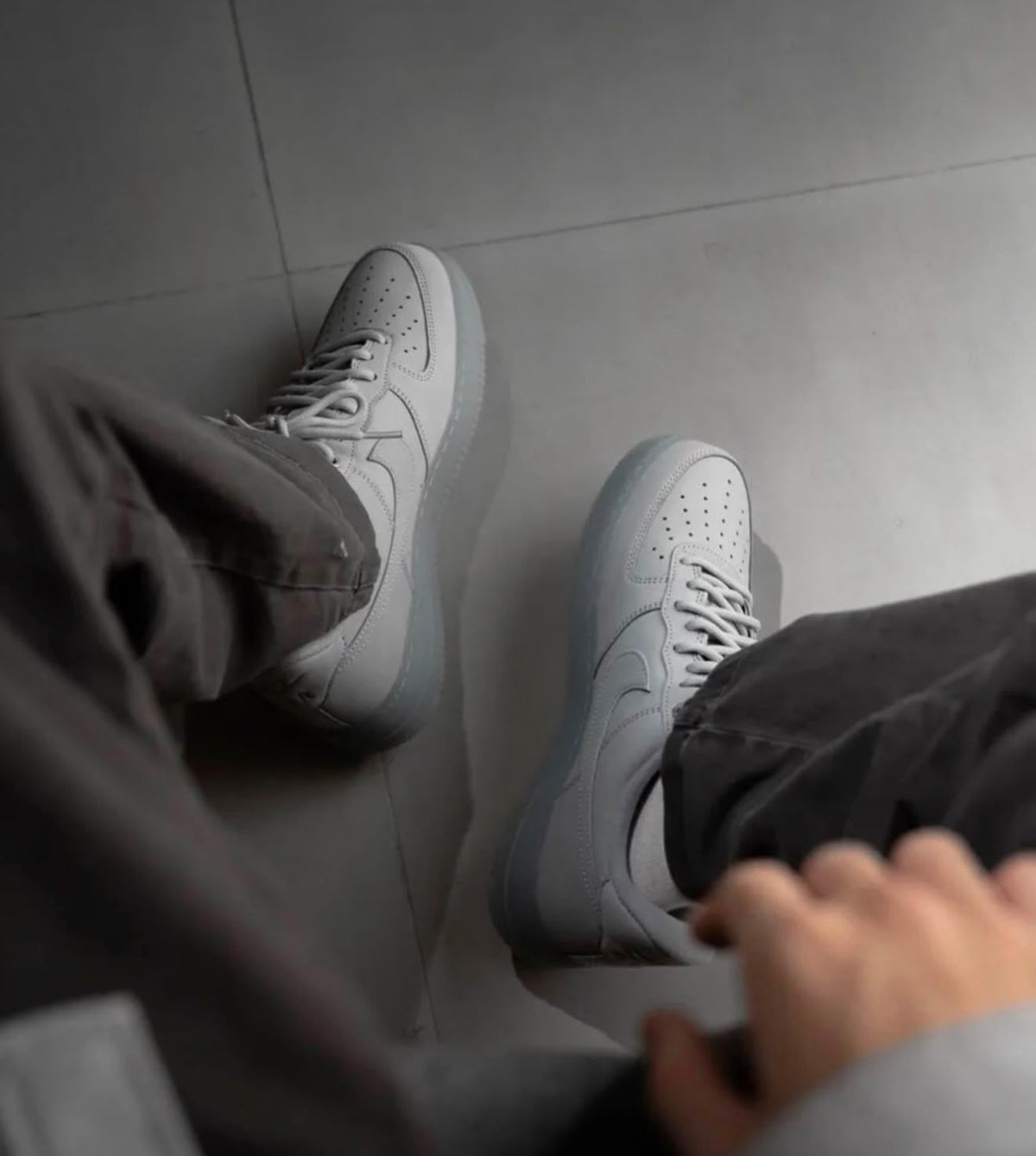 NIKE AIRFORCE 1 07 WOLF GREY