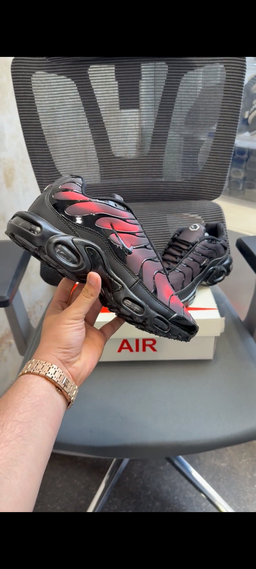 NIKE AIRMAX PLUS REFLECTS HEAT