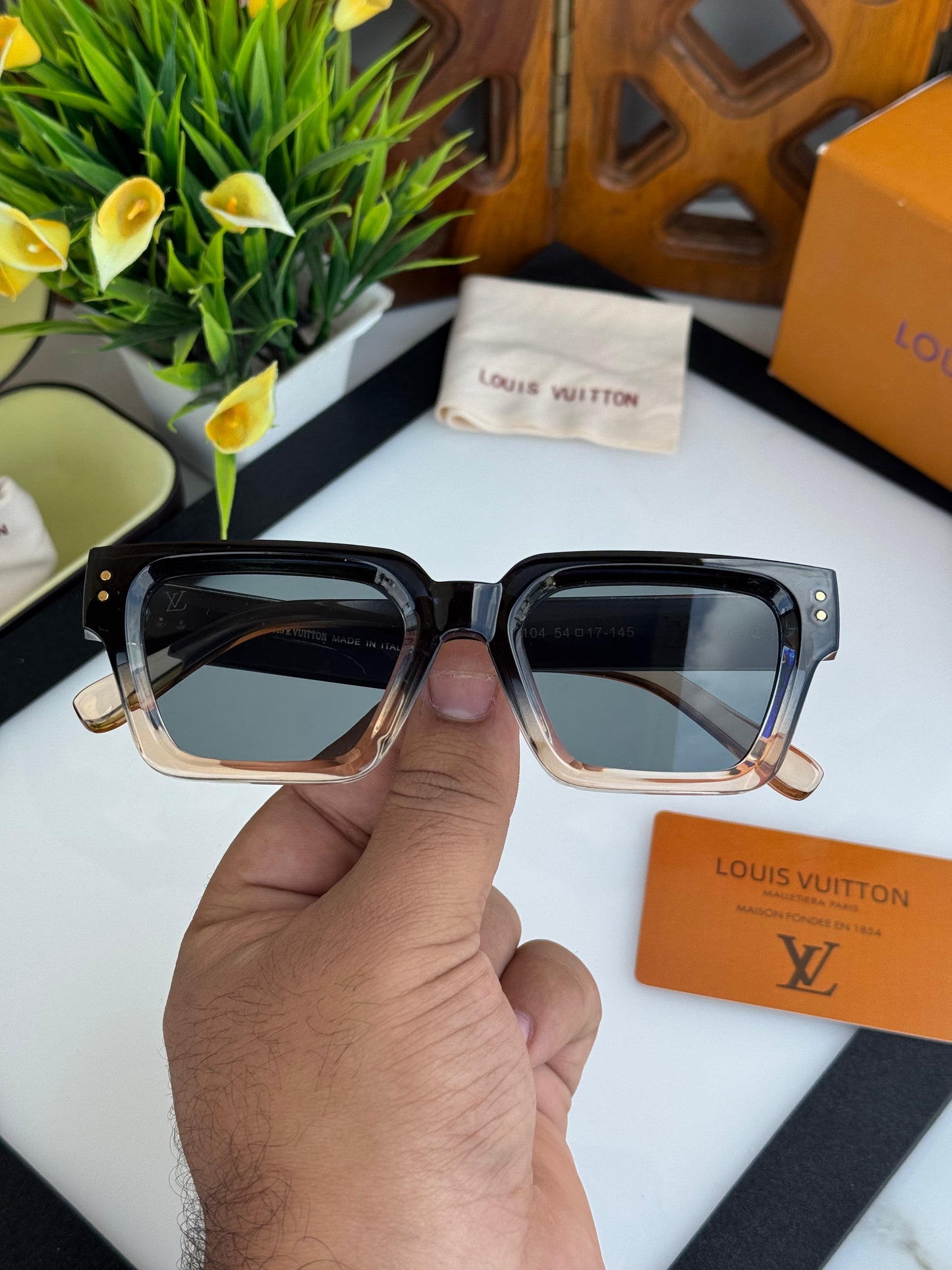 LOUIS VUITTON SUNGLASSES