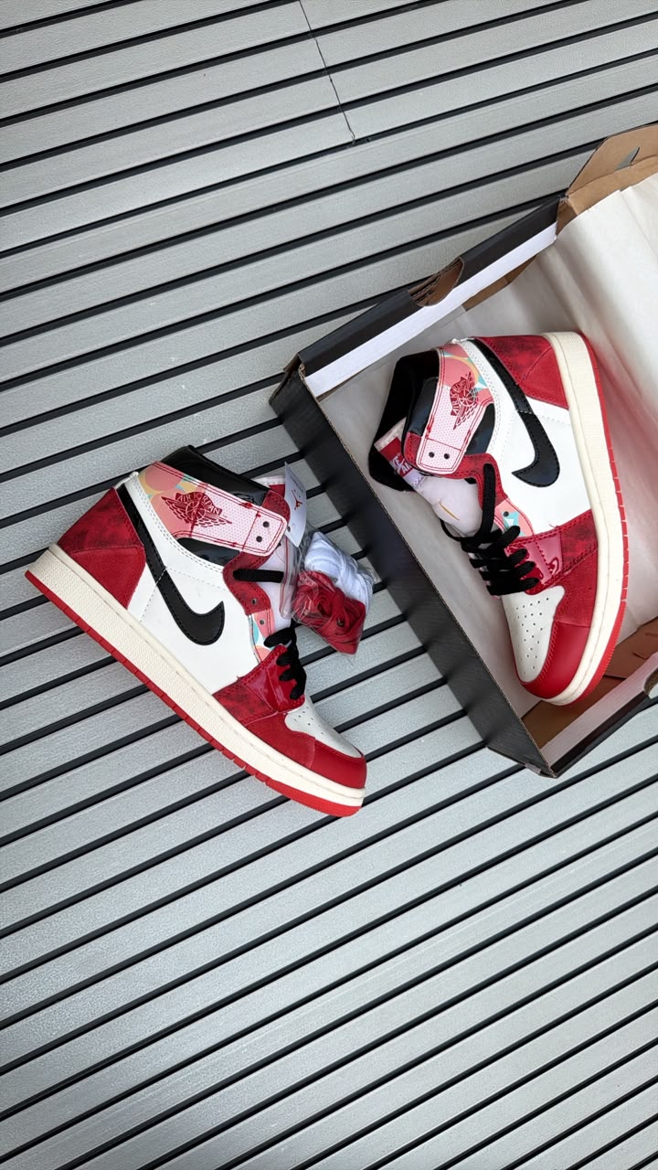 NIKE AIR JORDAN ONE RETRO HIGH OG SPIDERMAN