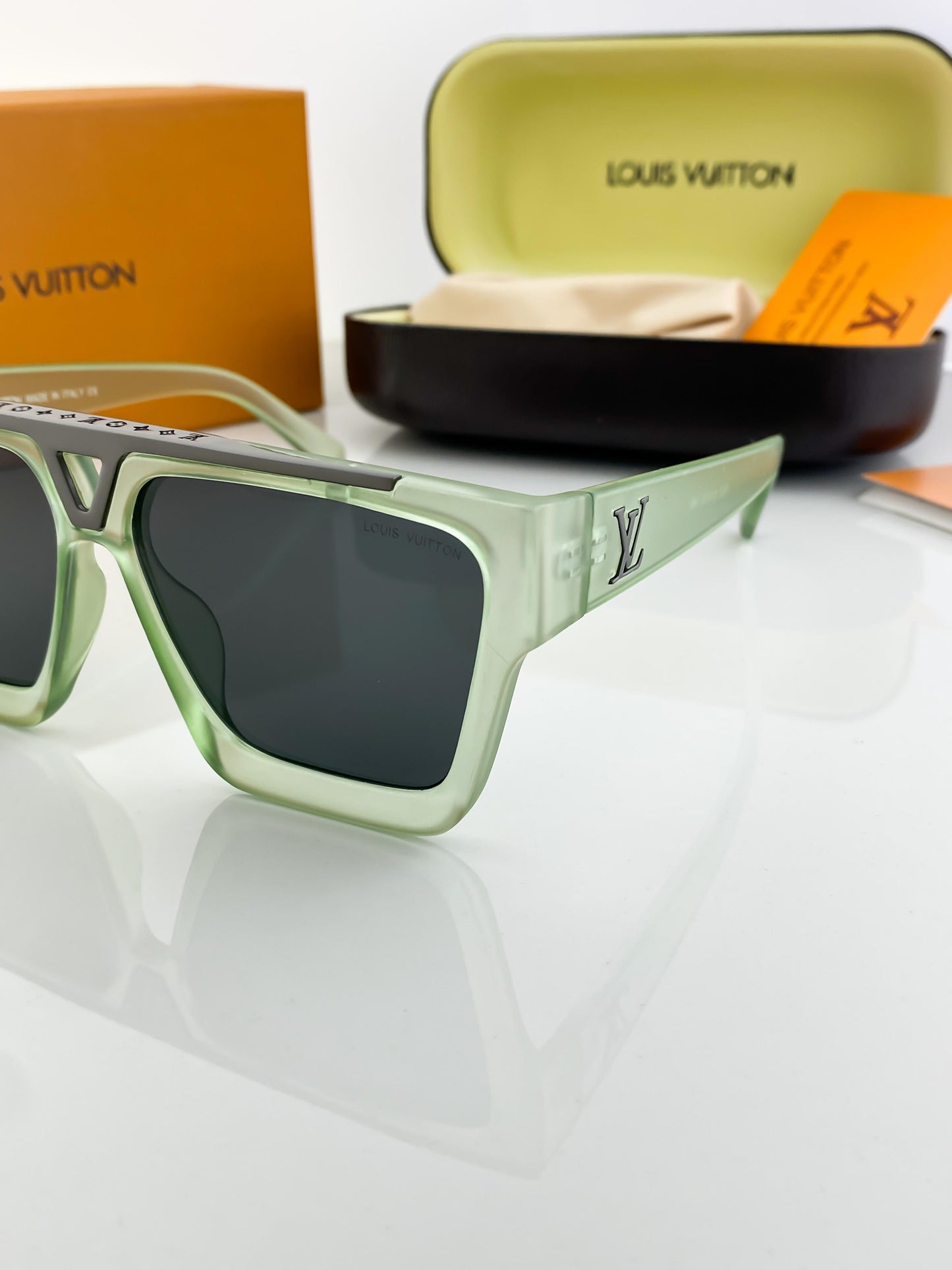 LOUIS VUITTON MATTE GREEN SUNGLASSES