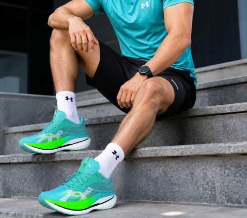 UNDER ARMOUR VELOCITY ELITE  RUNNING SHOE