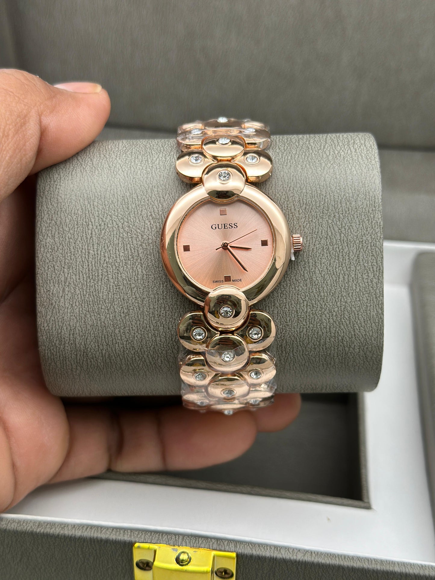 GUESS WATCH