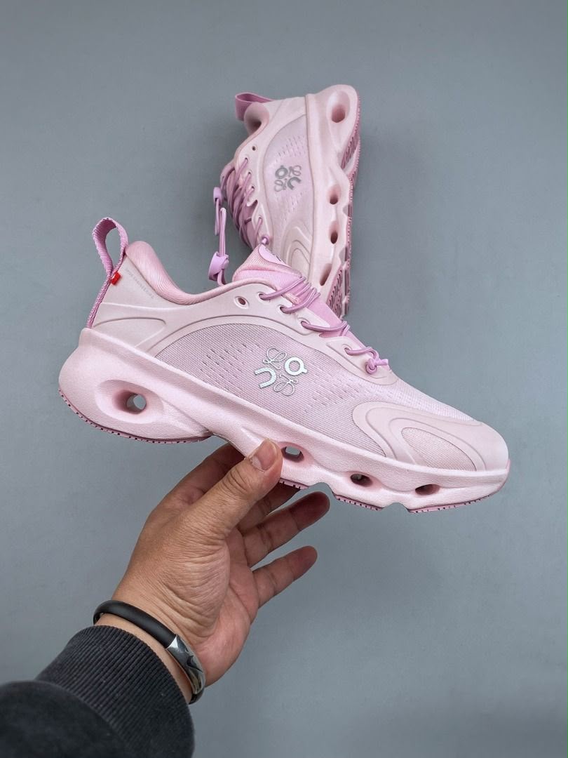 LOEWE X ON CLOUD SOLO PINK RUNNING