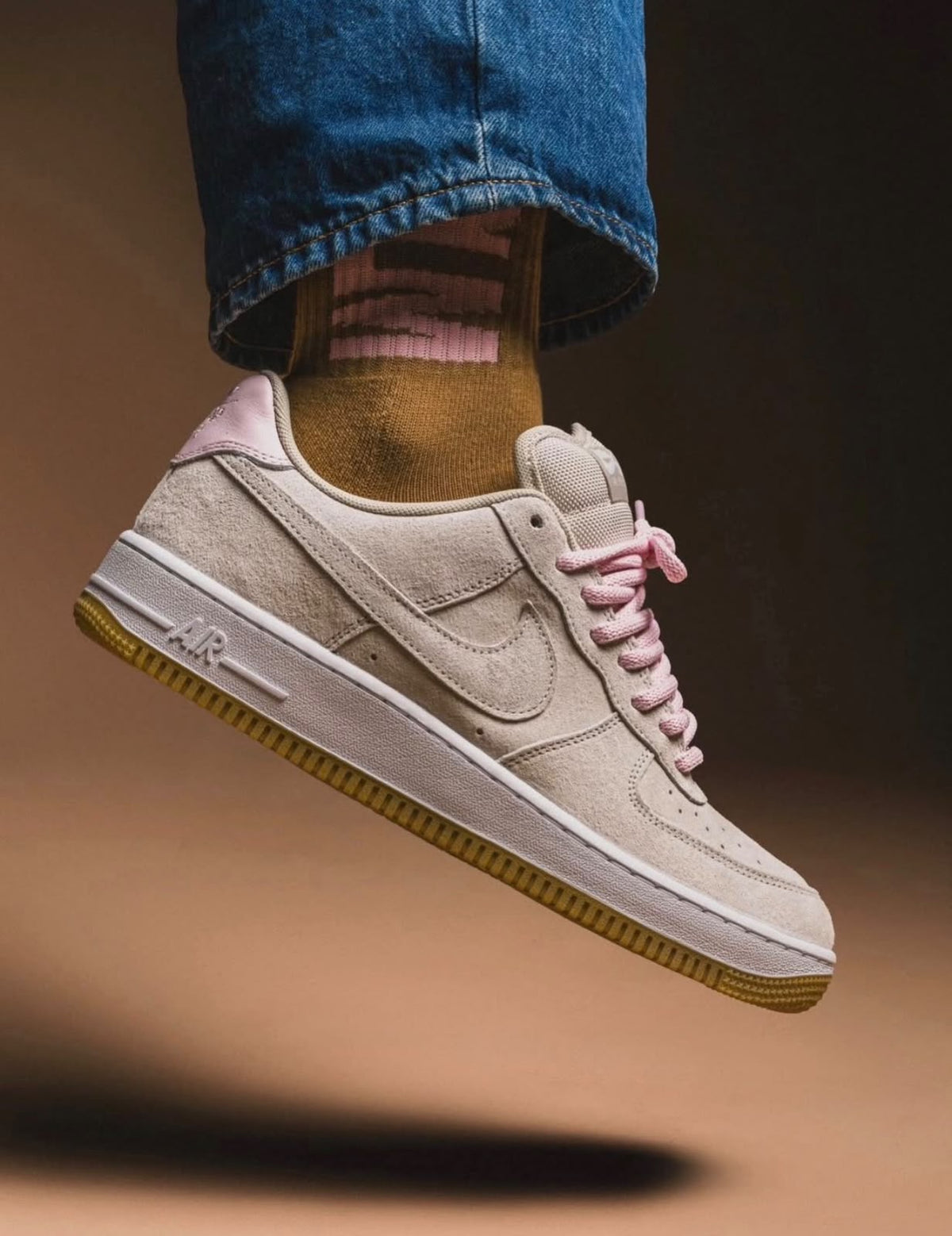 NIKE AIR FORCE 1 LOW SBLIGHT OREWOOD BROWN PINK