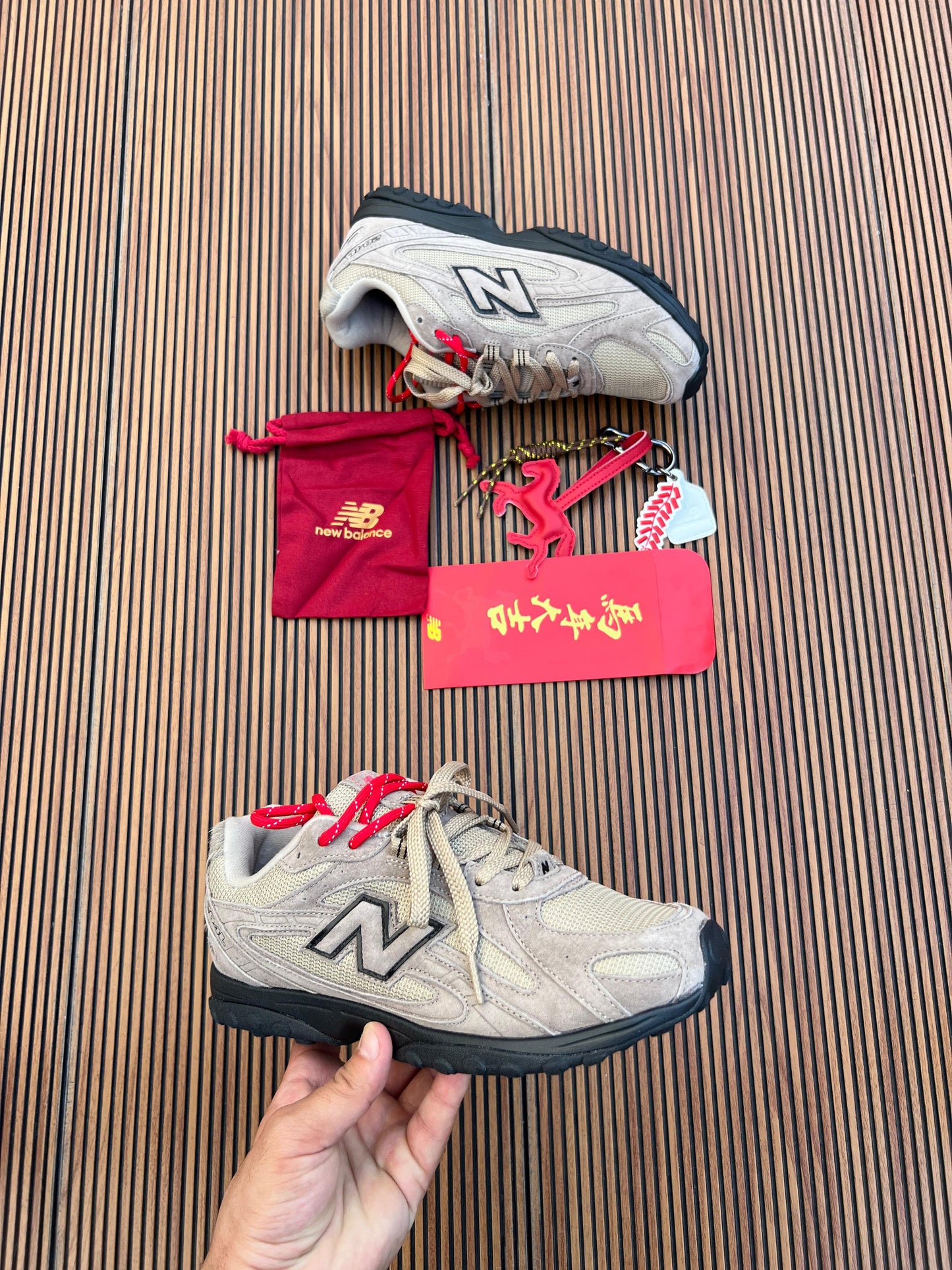 NEW BALANCE 204L HORSE