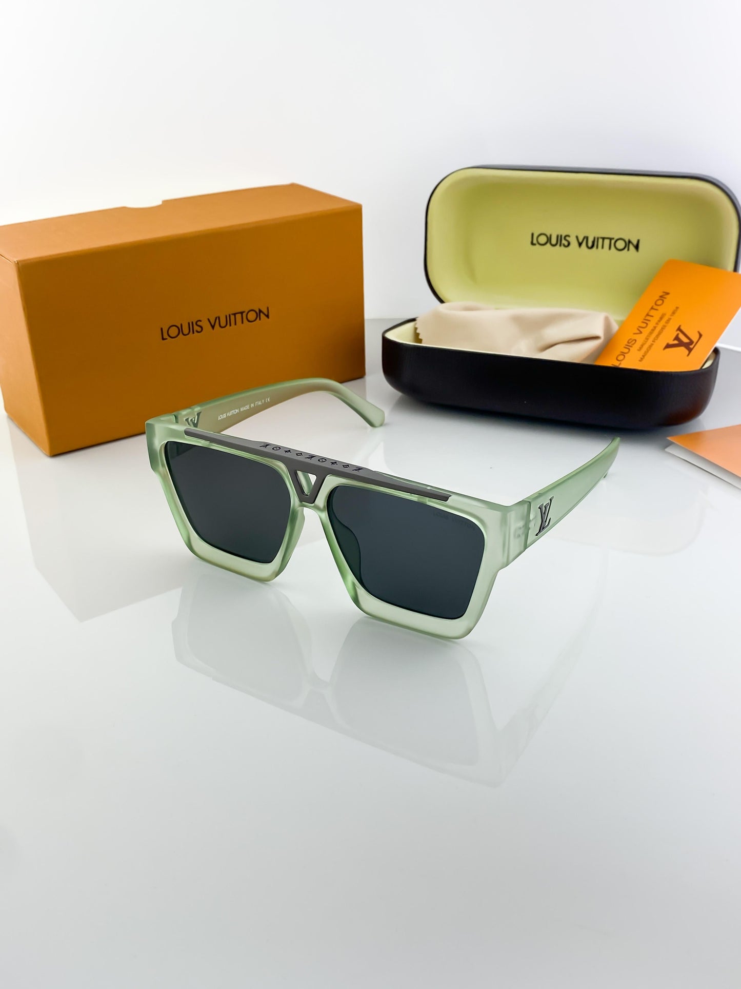 LOUIS VUITTON MATTE GREEN SUNGLASSES