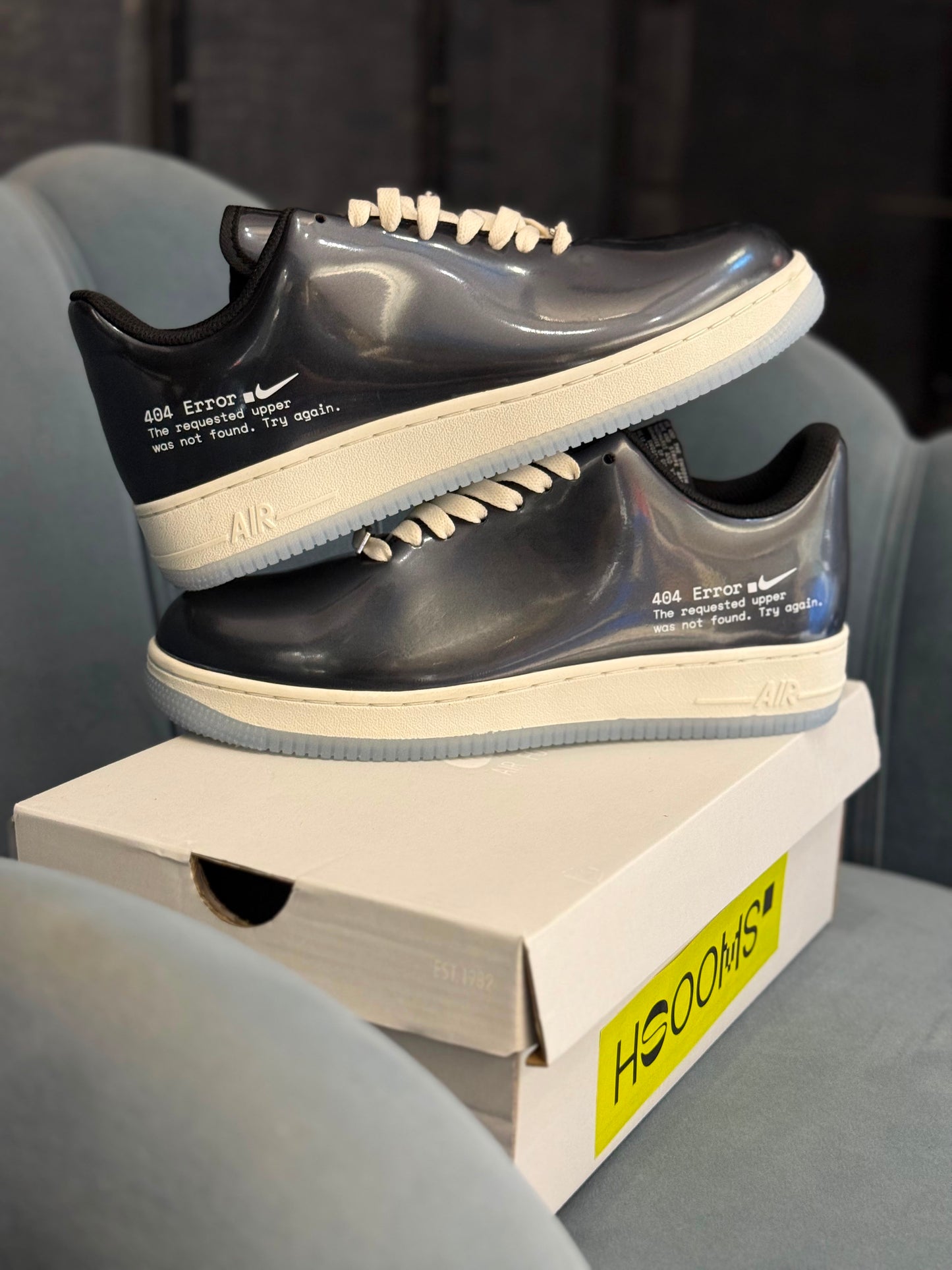 NIKE AIRFORCE ONE SWOOSH ERROR  BLACK