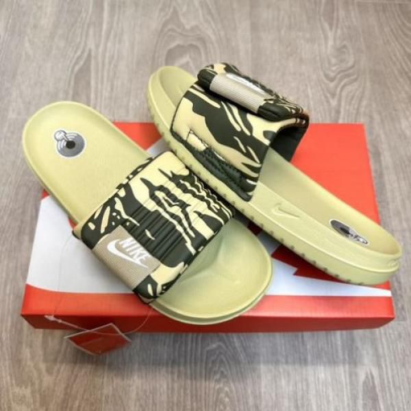 NIKE SLIDES