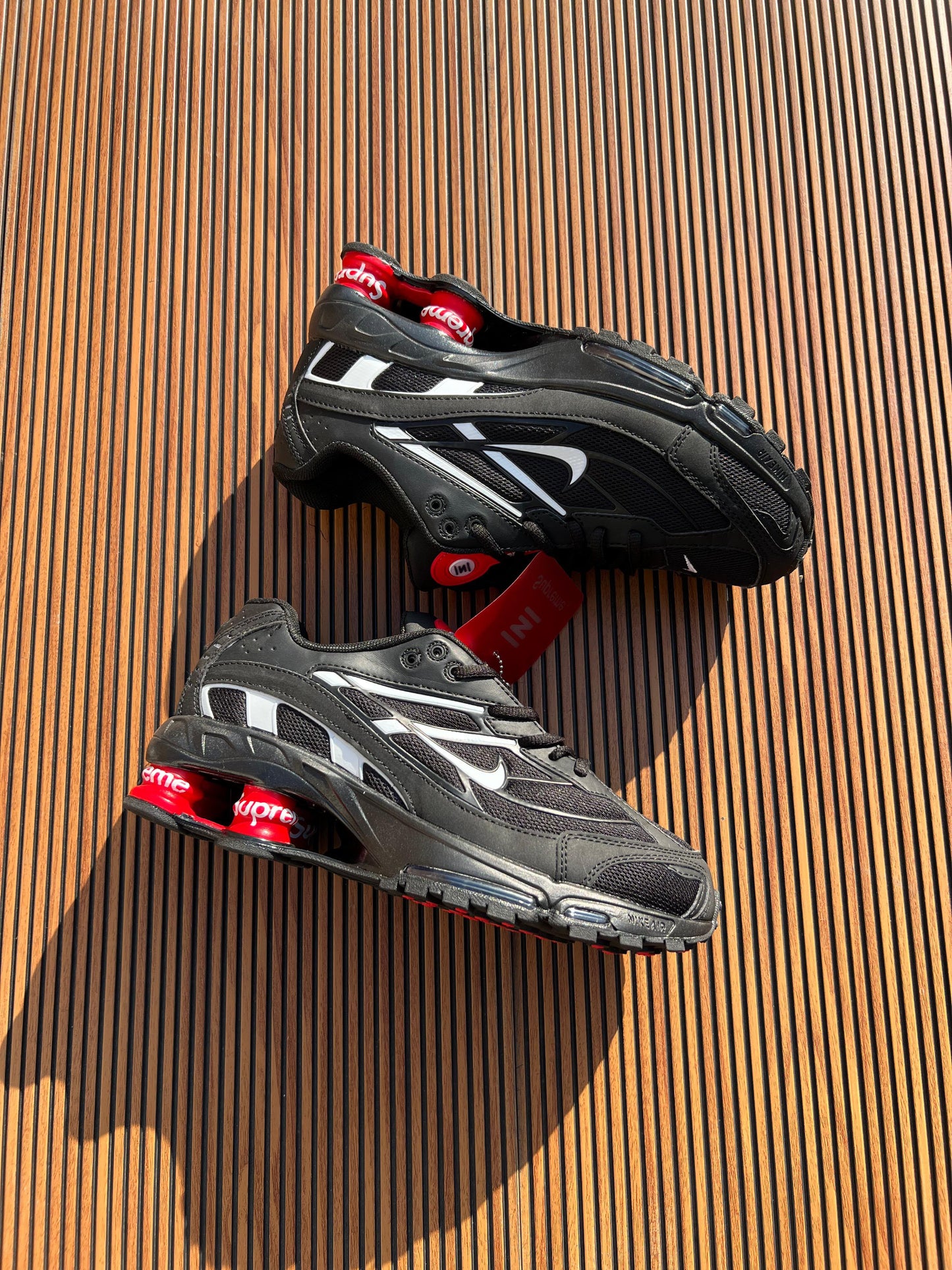 NIKE SHOX SUPREME