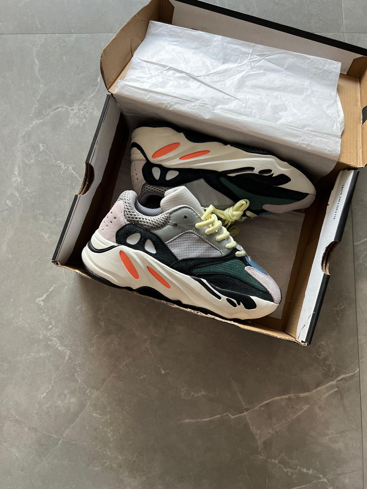 ADIDAS YEZZY 700 WAVE RUNNER