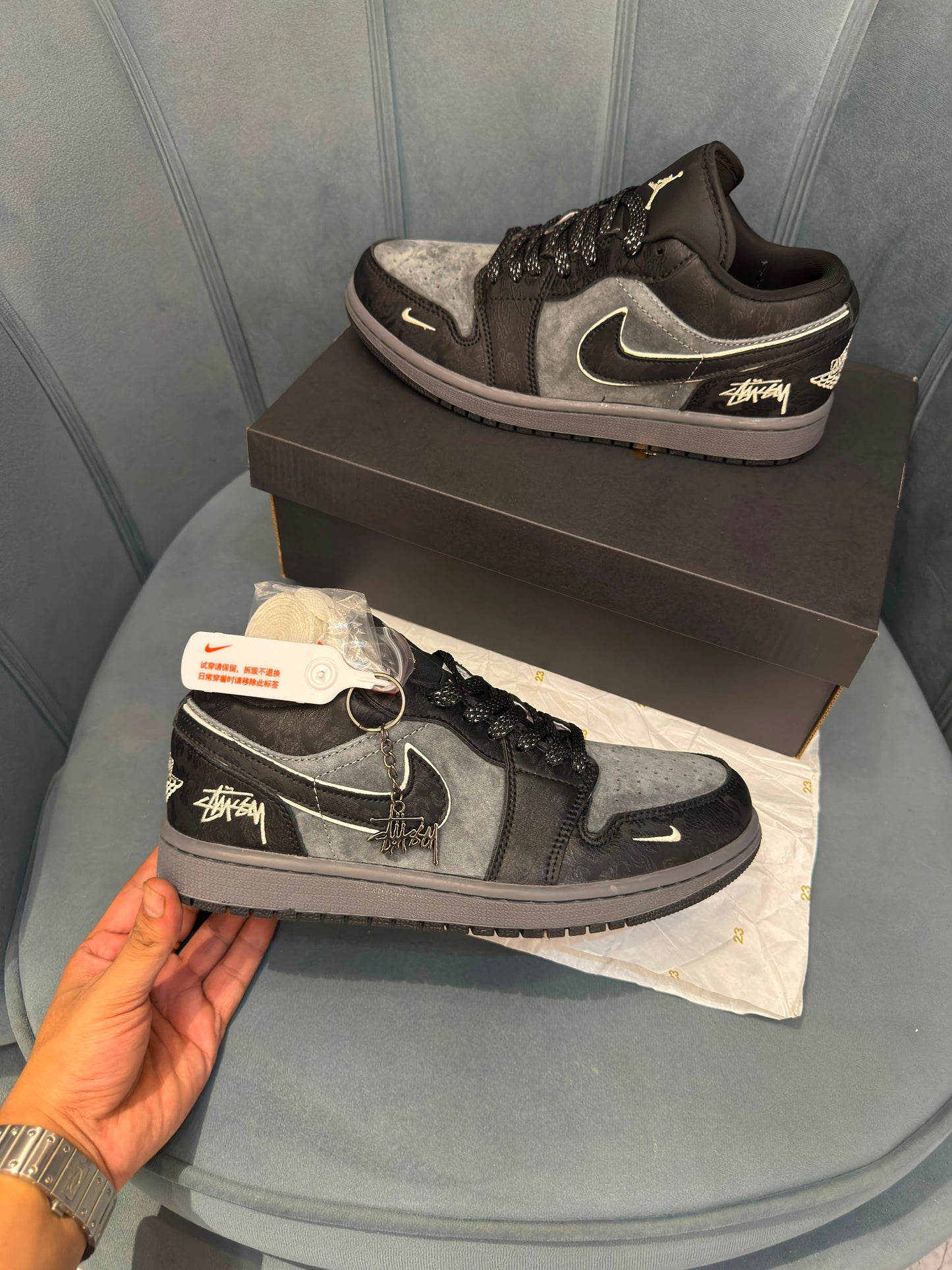 AIR JORDANS RETRO 1 LOWX STUSSY PHANTOM