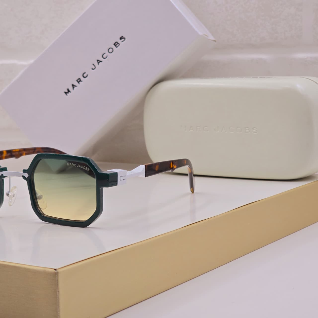 MARC JACOBS SUNGLASS