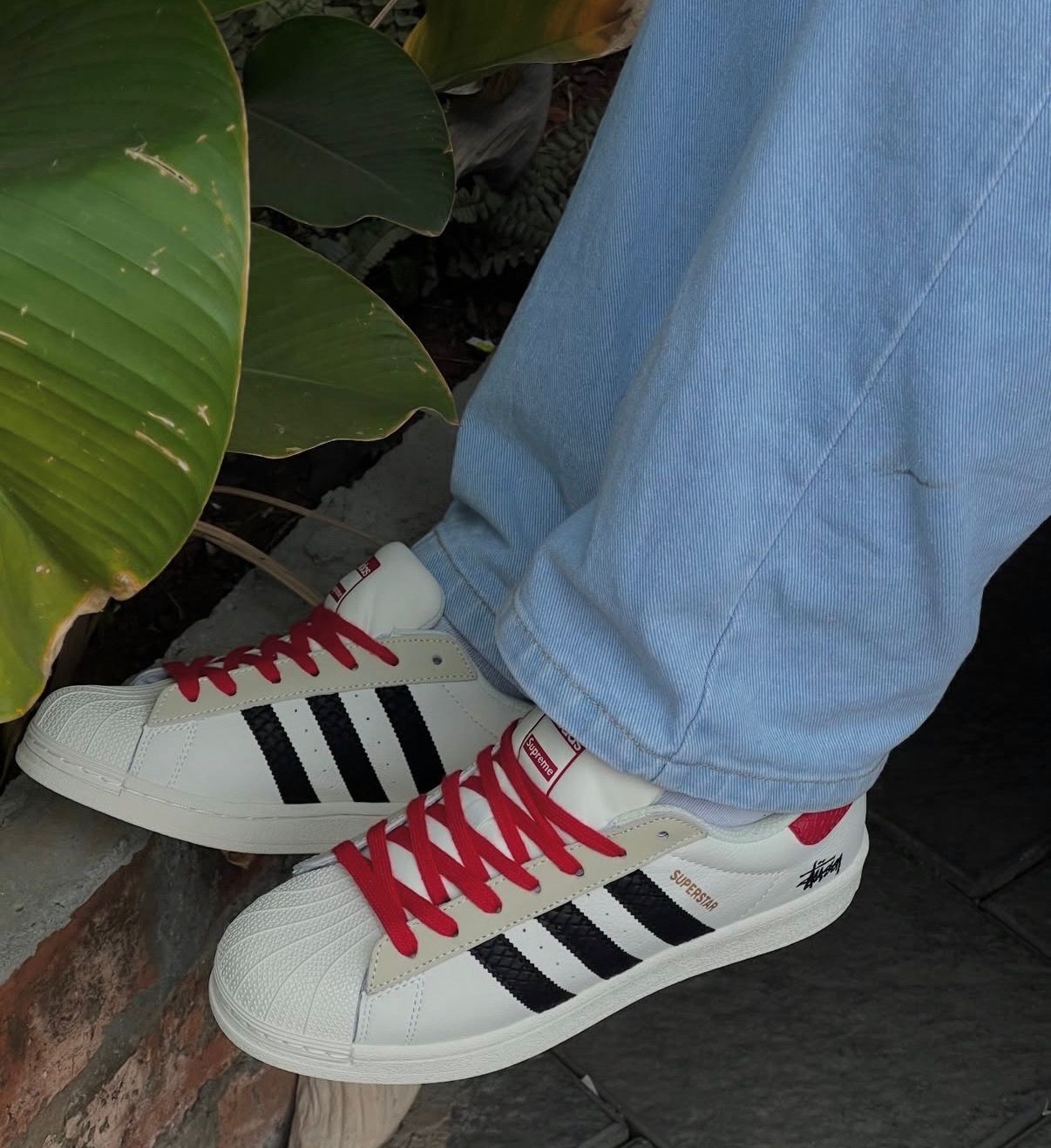 ADIDAS ORIGINAL SUPERSTAR WHITE BLACK RED STUSSY X SUPREME