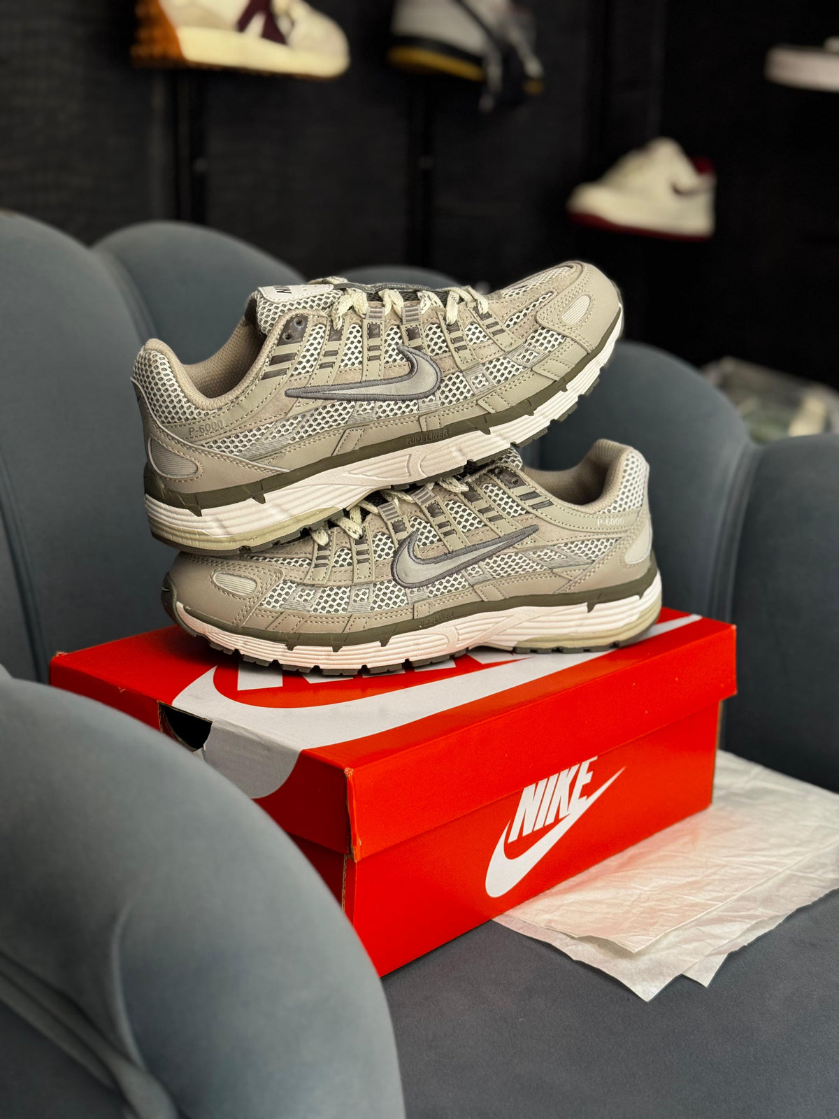 NIKE P 6000 TRAINER METALLIC GREY