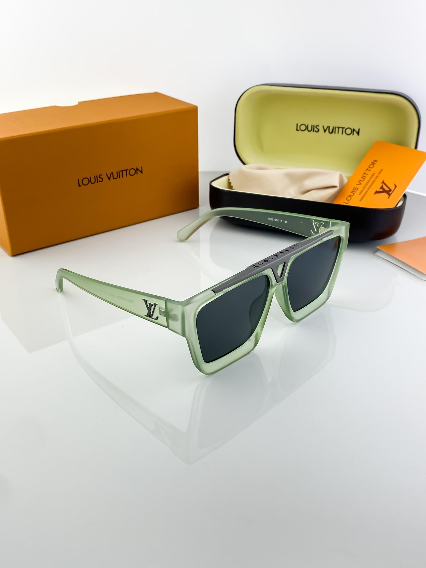 LOUIS VUITTON MATTE GREEN SUNGLASSES