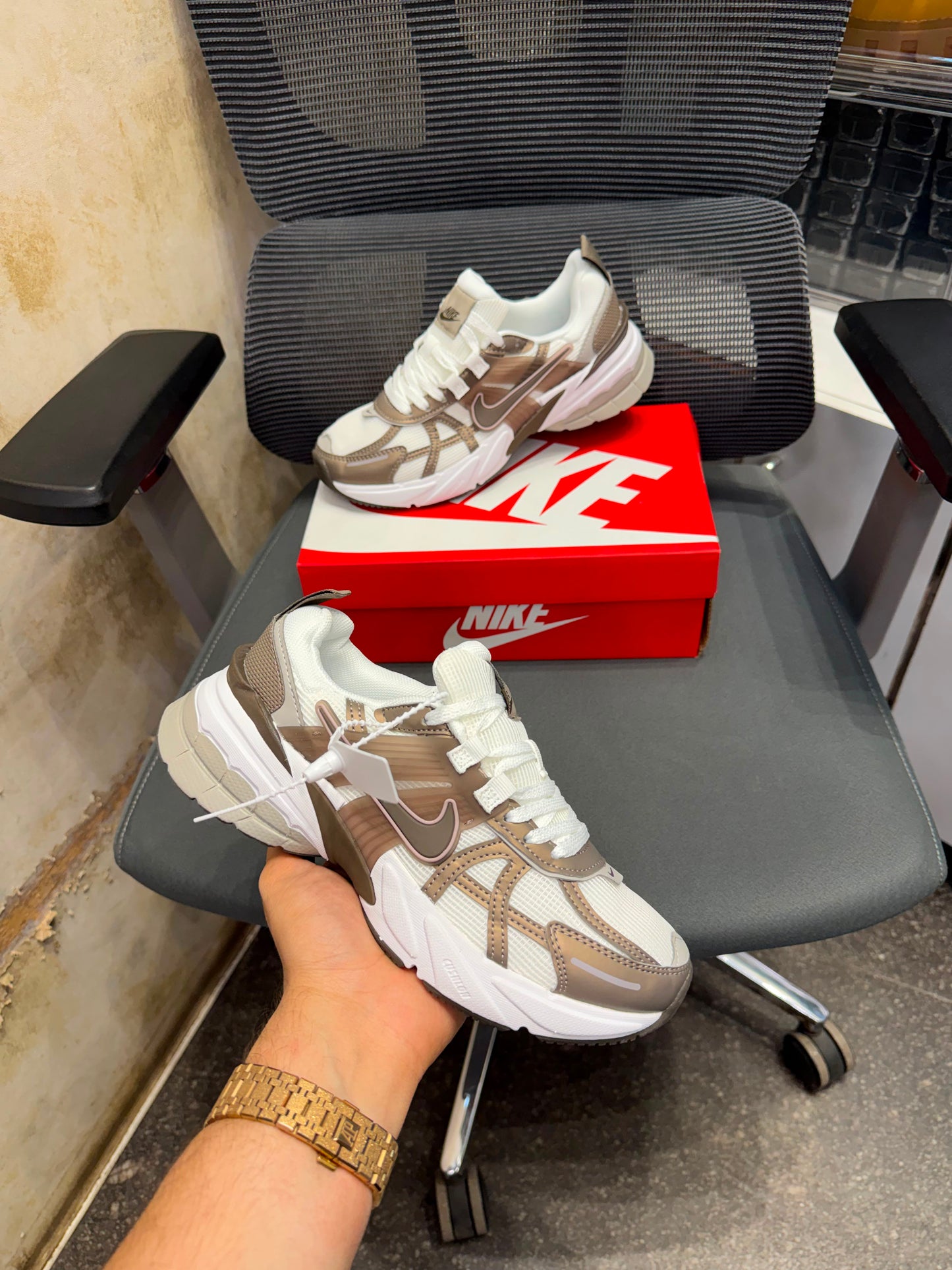 NIKE V2K RUN MINK BROWN SUMMIT WHITE
