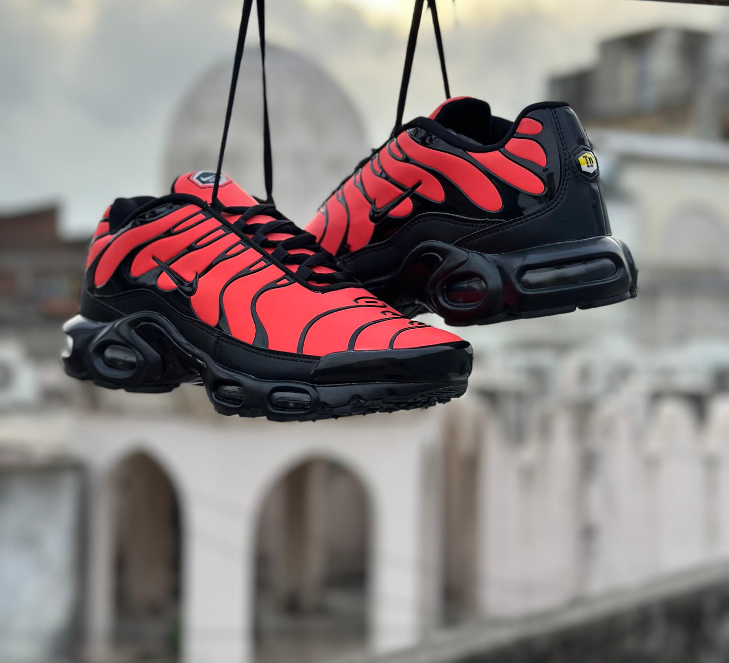NIKE AIRMAX PLUS REFLECTS HEAT