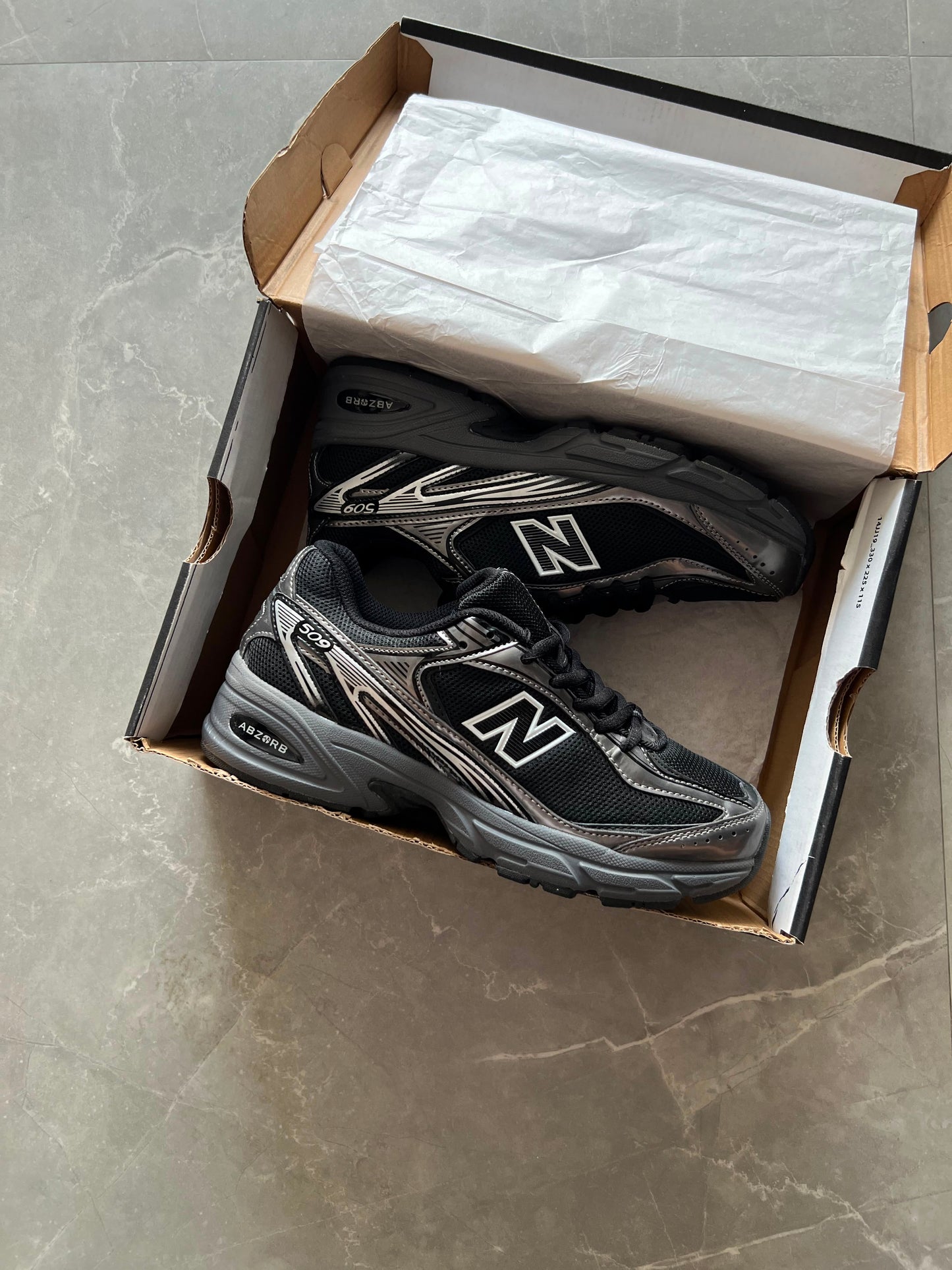 NEW BALANCE 509