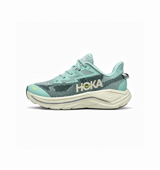 HOKA CHALLENGER 8