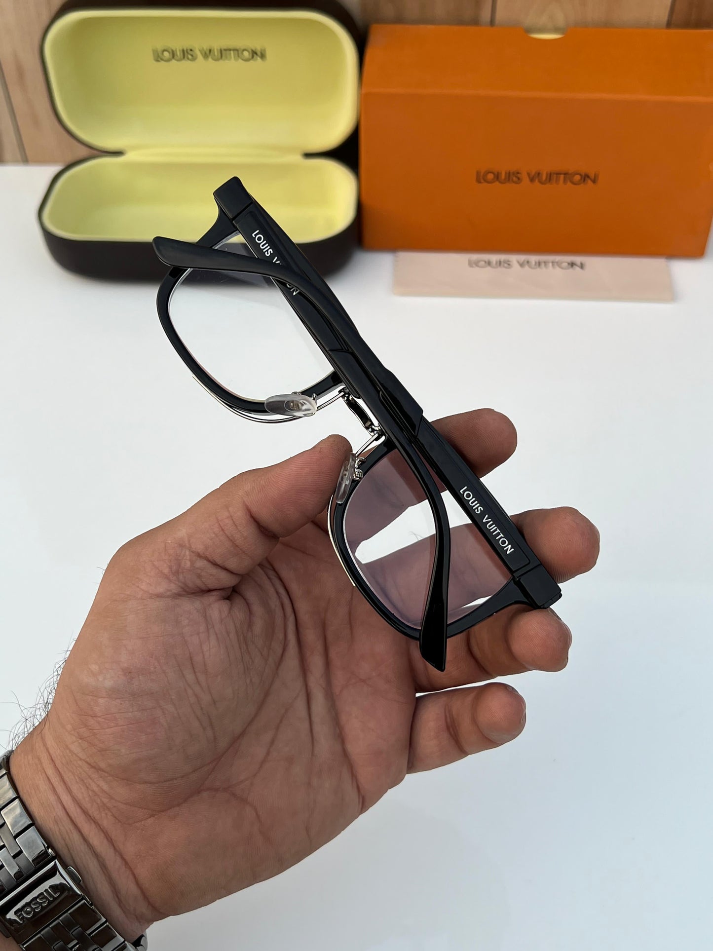 LOUIS VUITTON