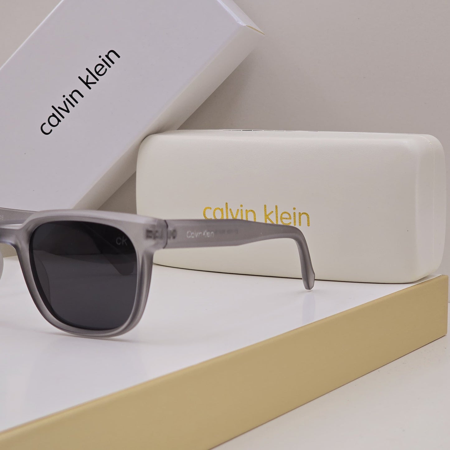 CALVIN KLEIN SUNGLASS