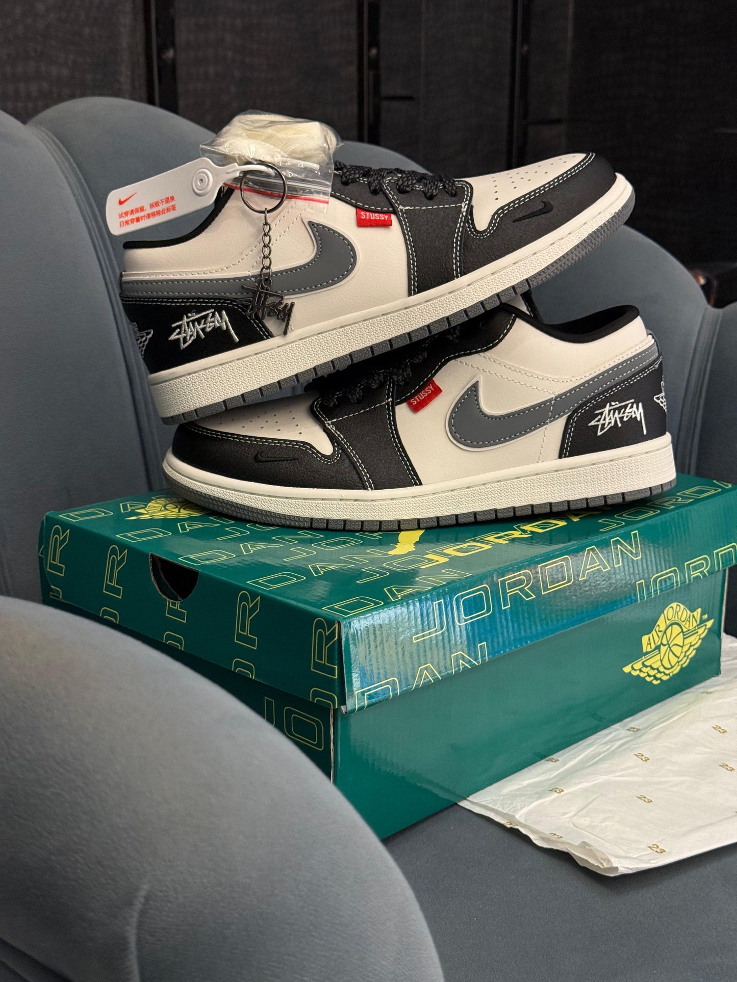 AIR JORDANS RETRO 1 X STUSSY BLACK GREY