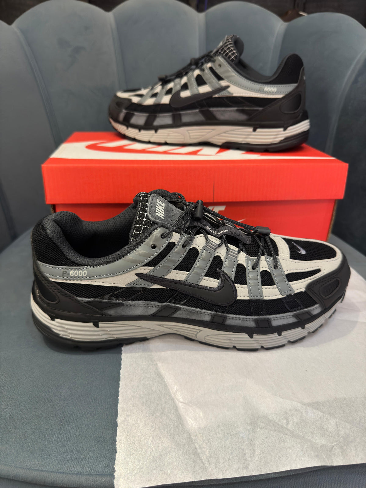 NIKE P 6000 TRAINER BLACK/GREY