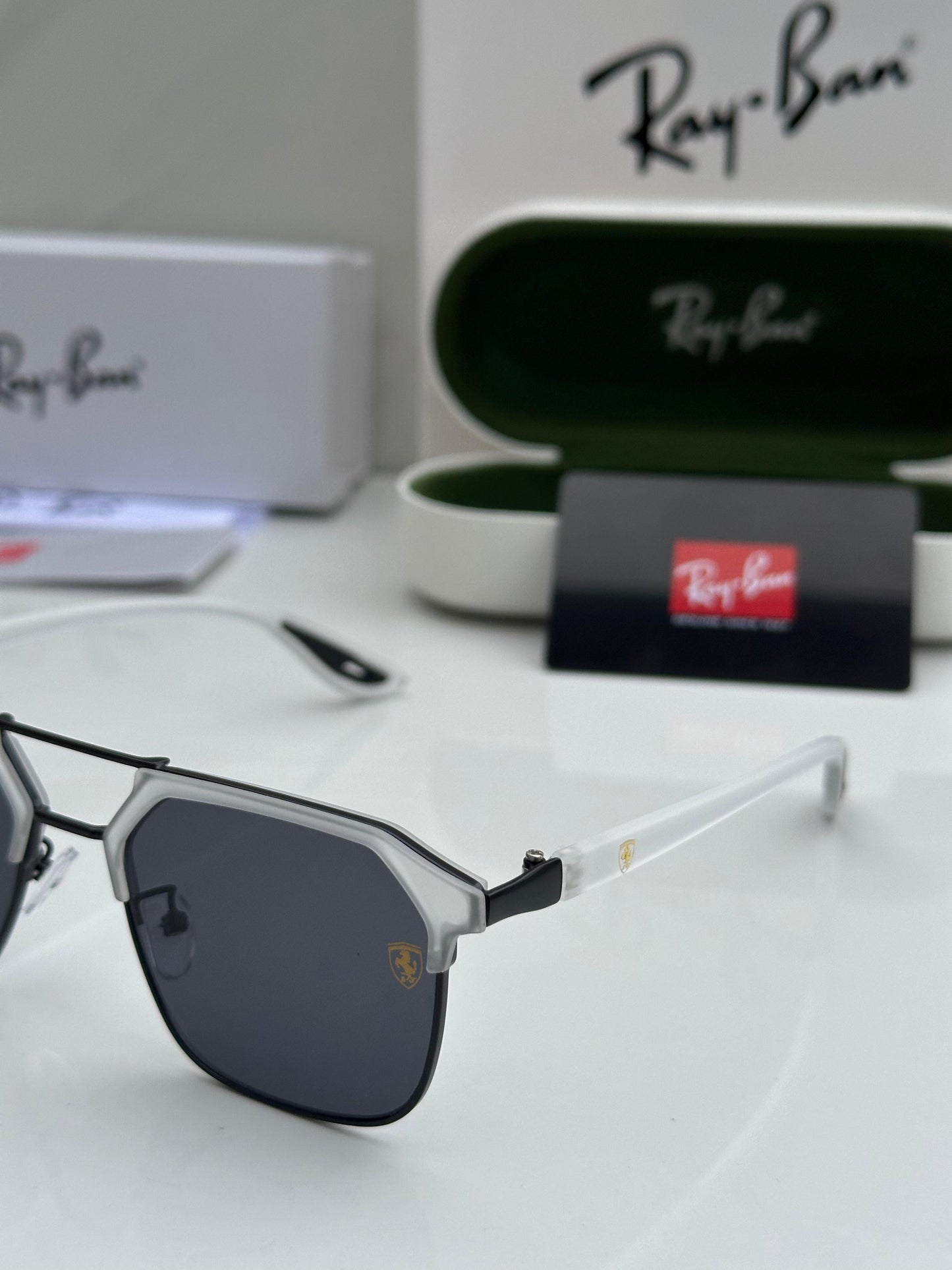 RAYBAN ICE BLACK 04