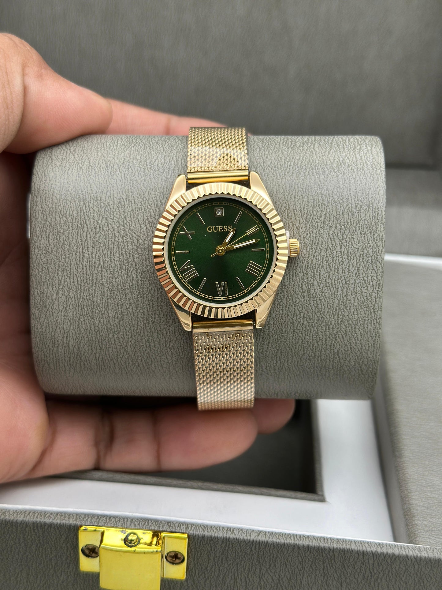 GUESS LADDIES WATCH