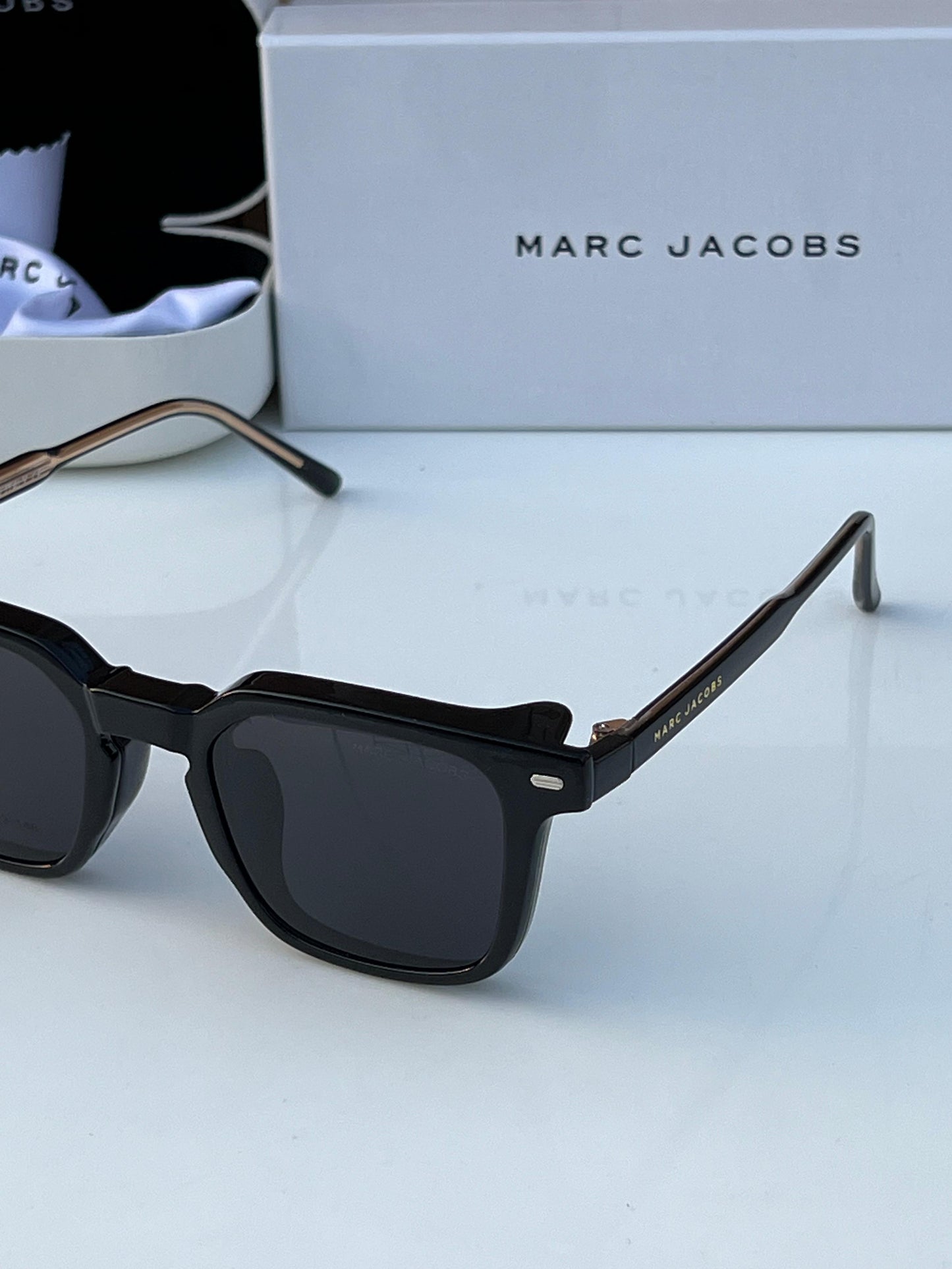 MARC JACOBS SUNGLASS