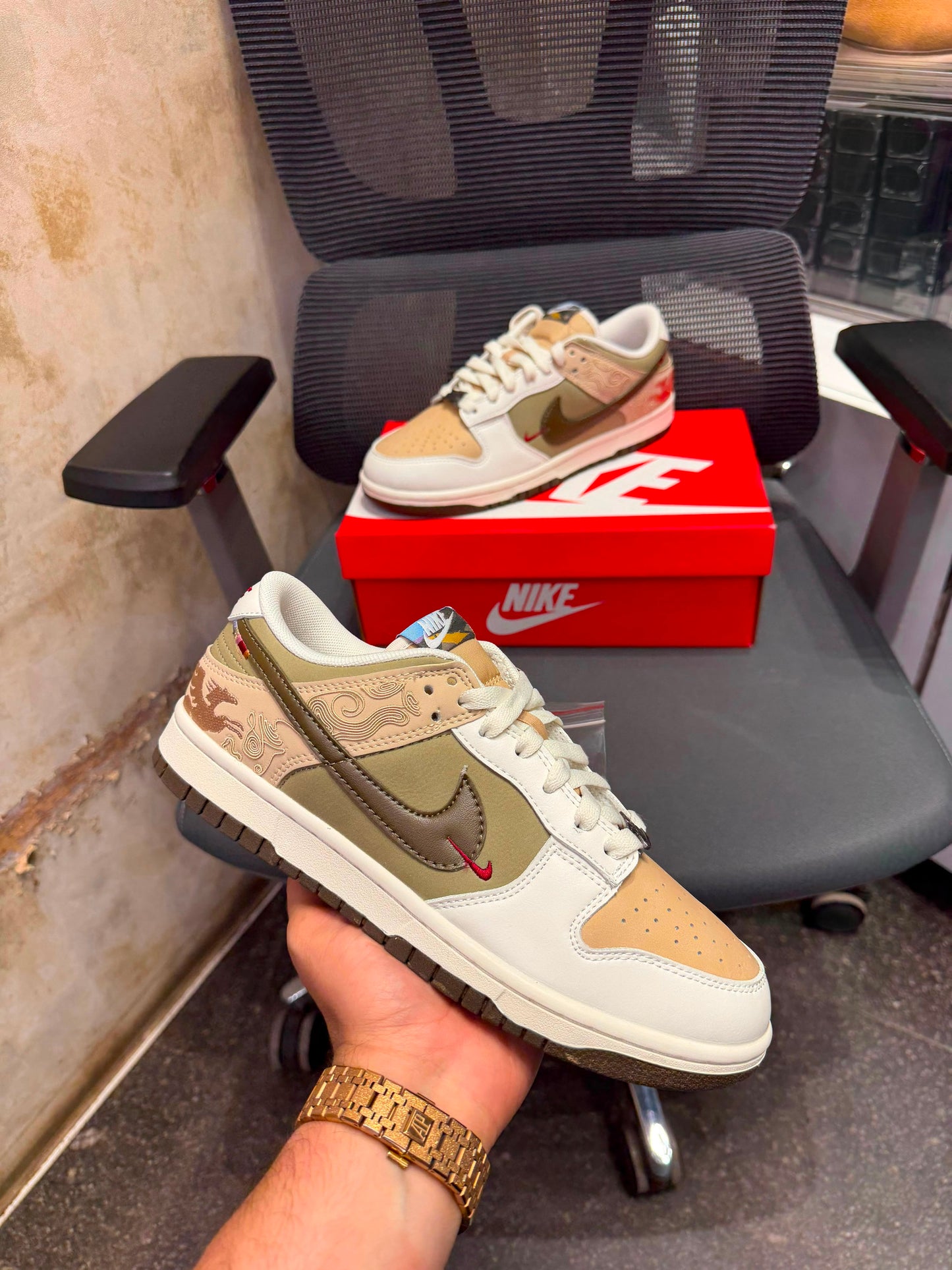 NIKE DUNK LOW SE RETRO LNY YEAR OF THE HORSE