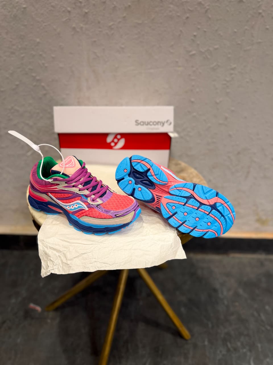 SAUCONY OMNI 9 TRAINERS