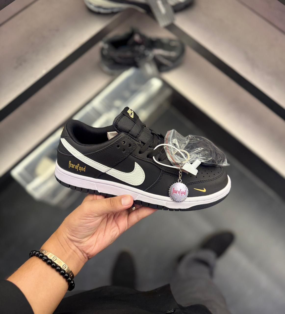 NIKE SB  DUNK FEAR OF GOD 2025